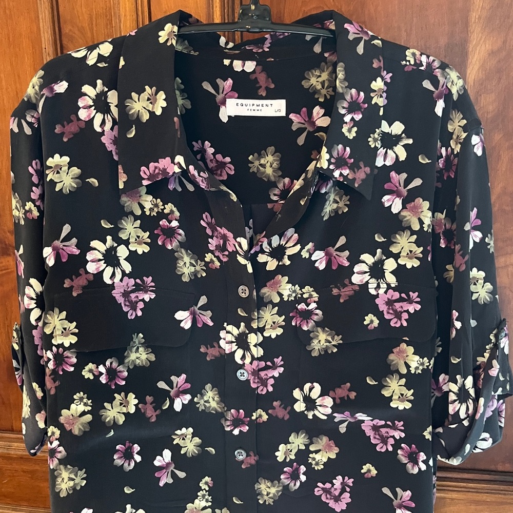 NWOT Equipment Floral Silk Short Sleeve Blouse, size Large